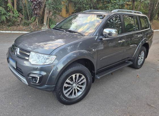 MITSUBISHI PAJERO 3.5 HPE 4X4 7 LUGARES V6 24V FLEX 4P AUTOMÁTICO MITSUBISHI PAJERO 3.5 HPE 4X4 7 LUGARES V6 24V FLEX 4P AUTOMÁTICO